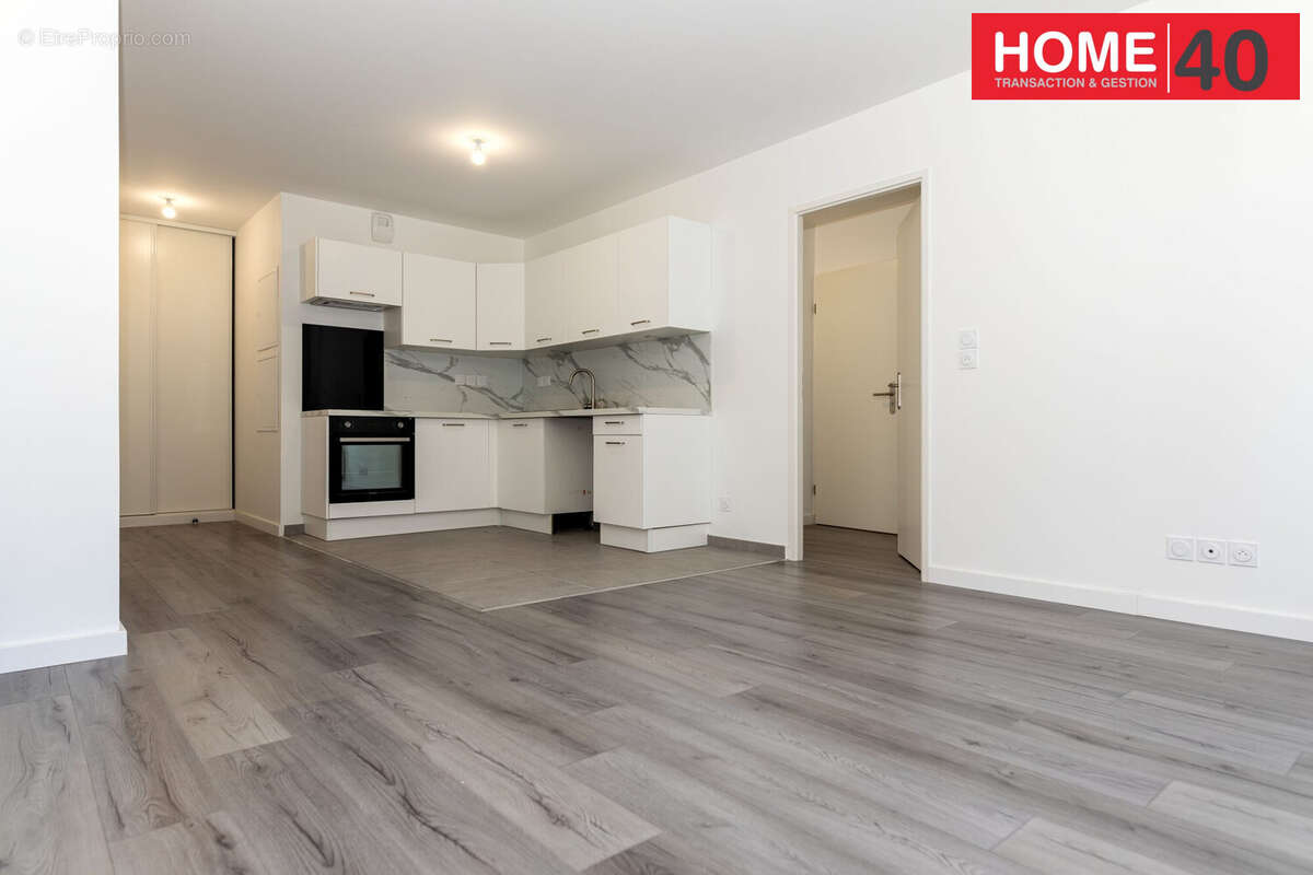Appartement à PARENTIS-EN-BORN