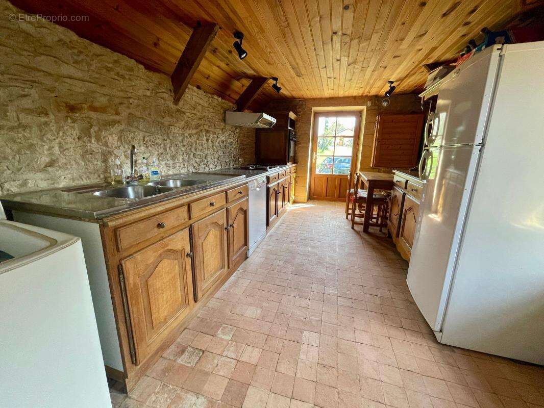 Maison à SAINTE-NATHALENE