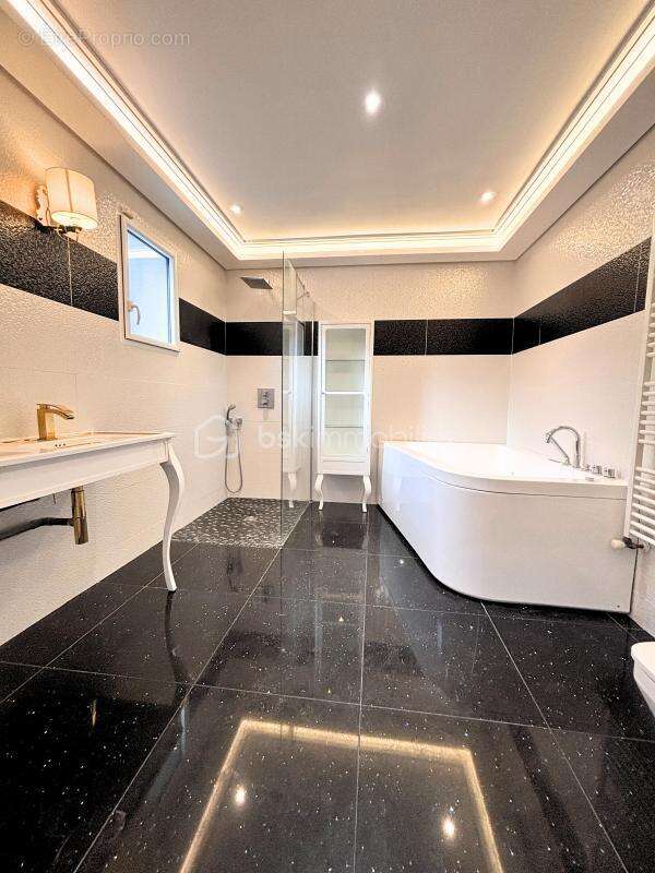 Maison à LE PIAN-MEDOC