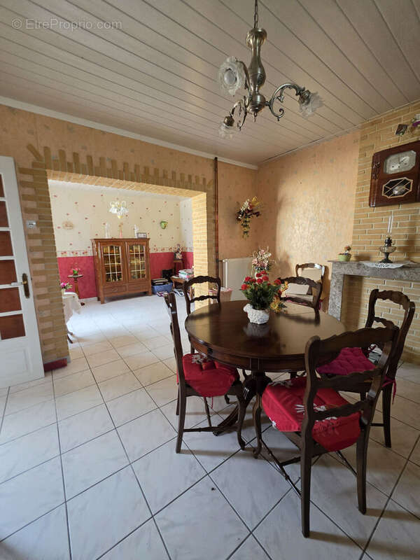 Maison 120 m² à Saint-Hilaire-Cottes  - photo 2