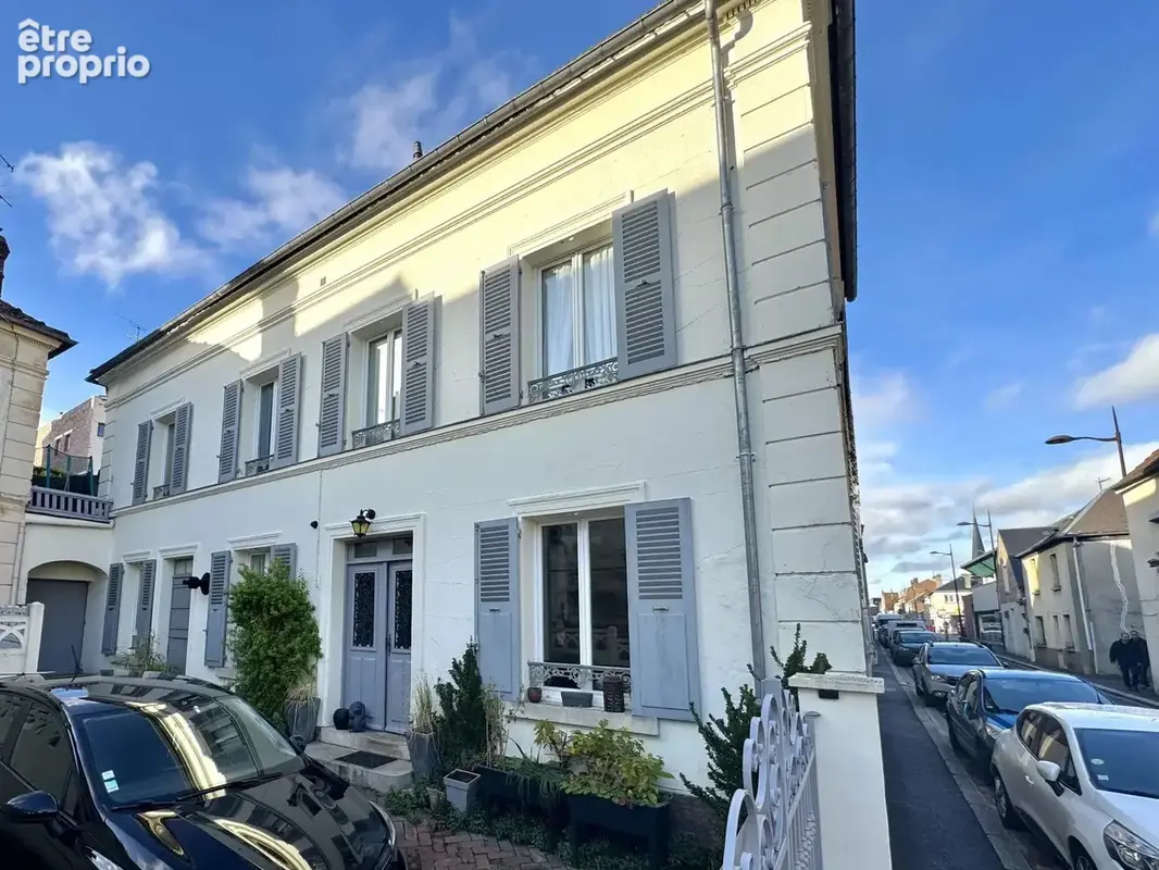 Maison à MERU