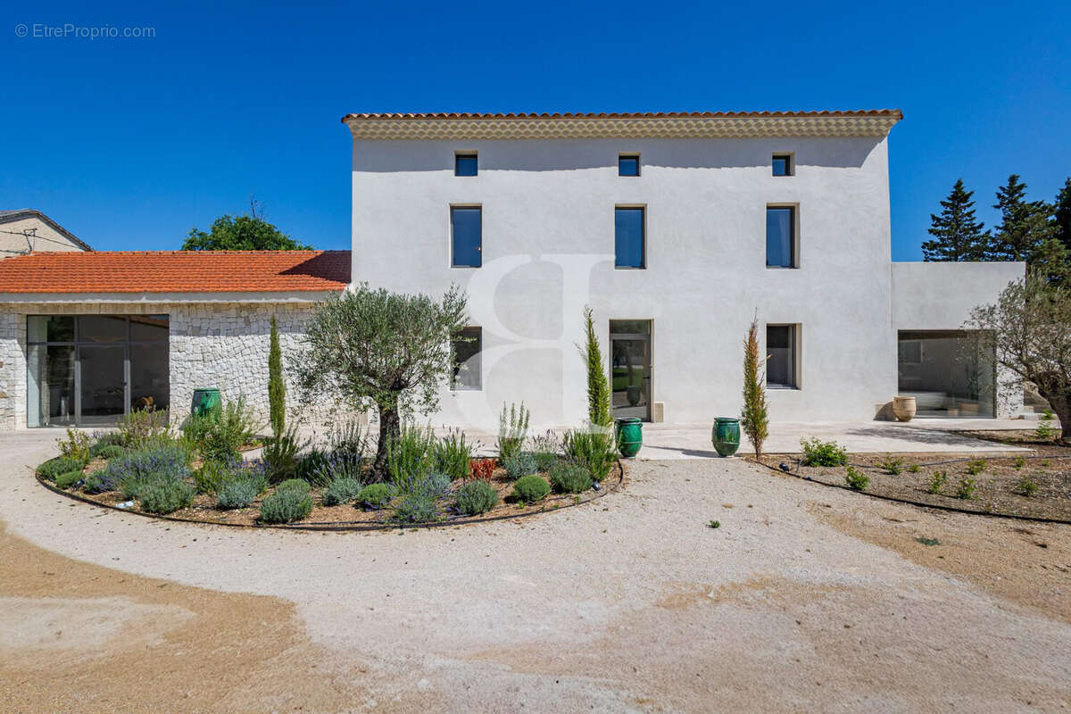 Maison à PERNES-LES-FONTAINES