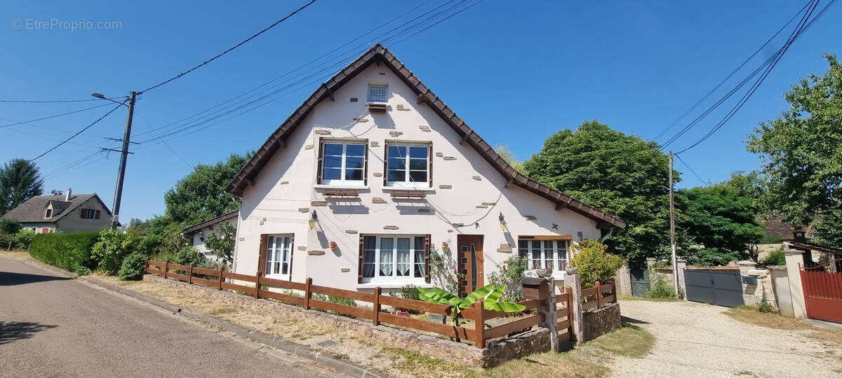 Maison à LIXY