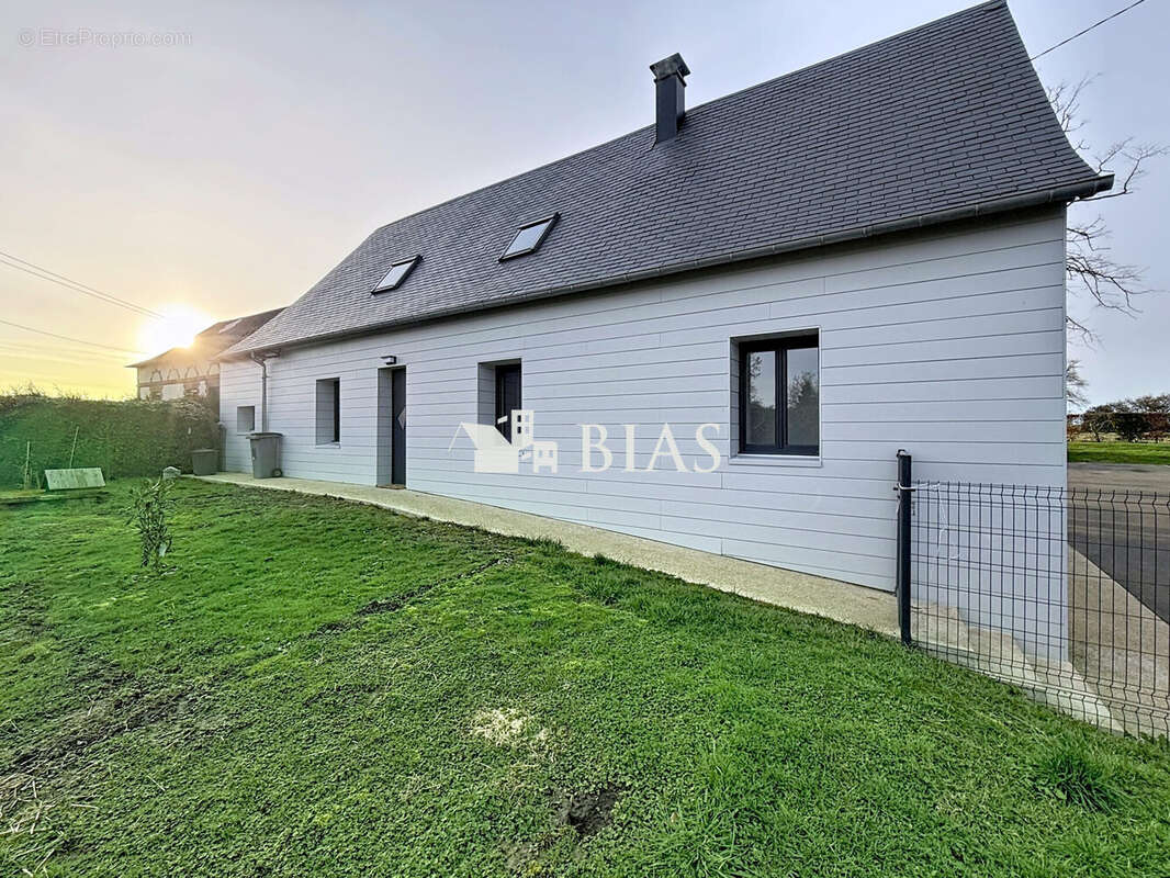 Maison à LA FEUILLIE