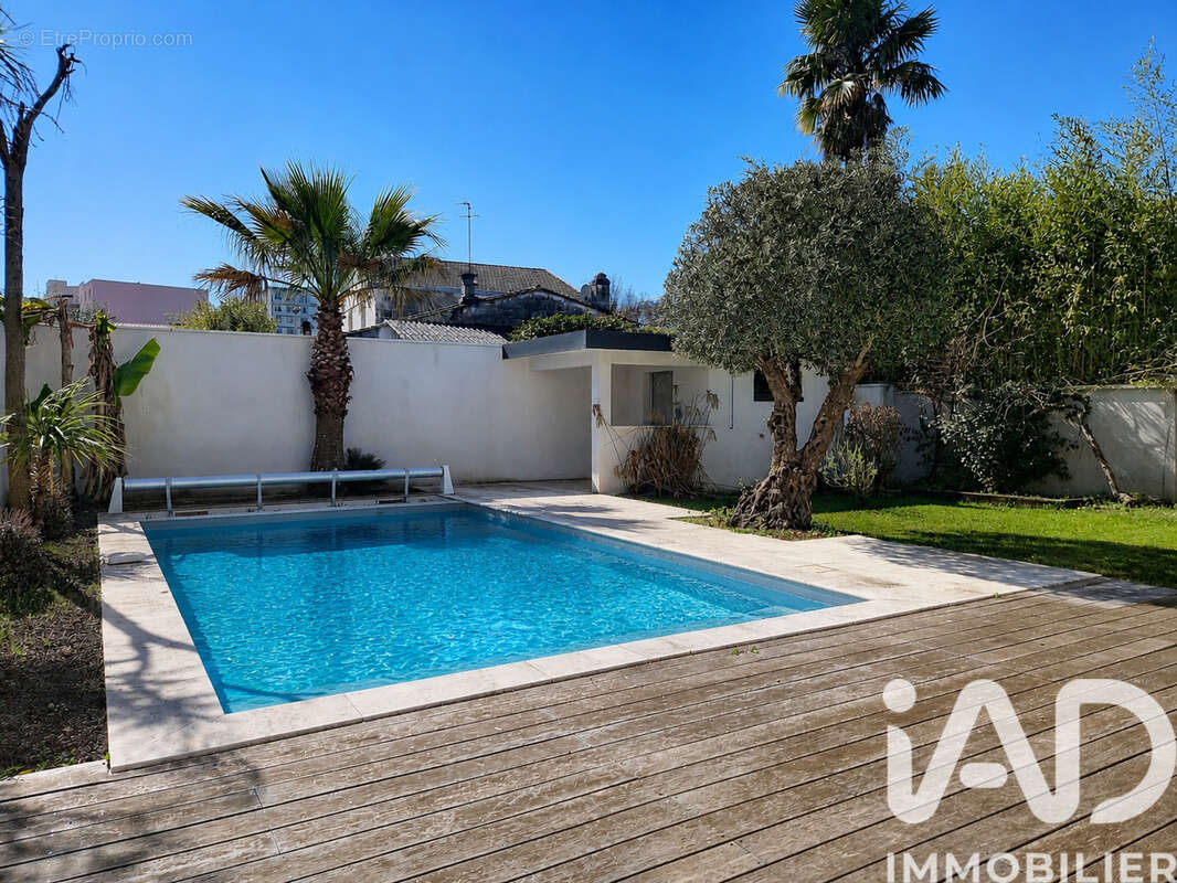 Maison 165 m² à Le Bouscat  - photo 2