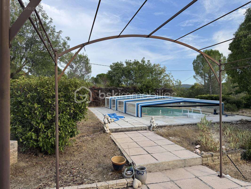 À rocbaron (83136), au calme absolu, maison avec logement indépendant, piscine, garage et 5 400 m² de terrain - photo 4
