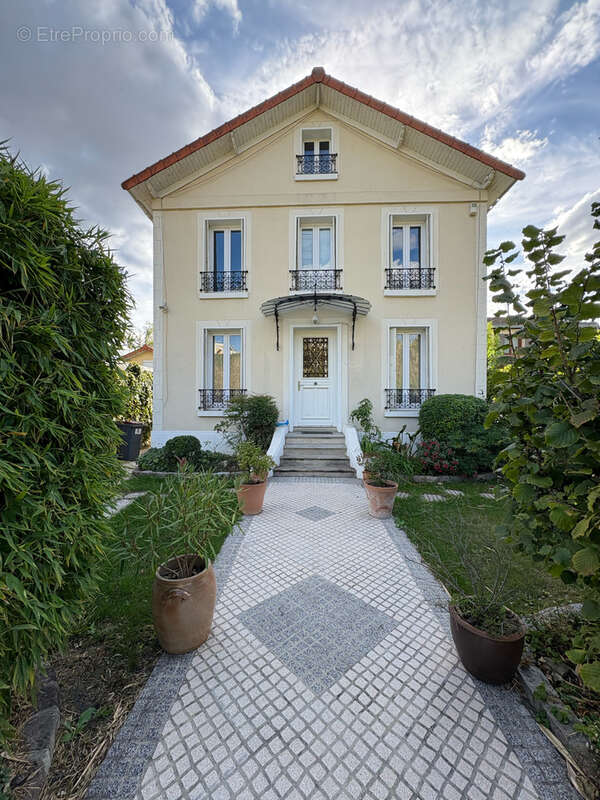 Maison à BRY-SUR-MARNE