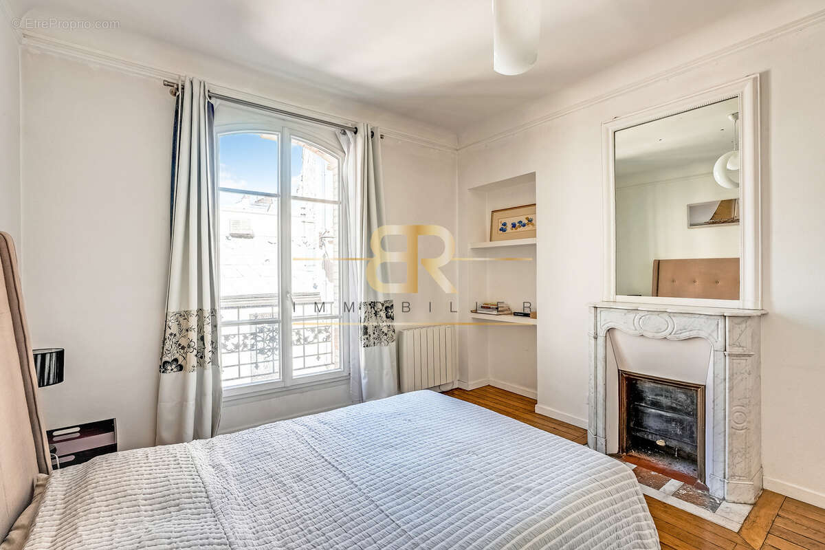 Appartement à PARIS-3E