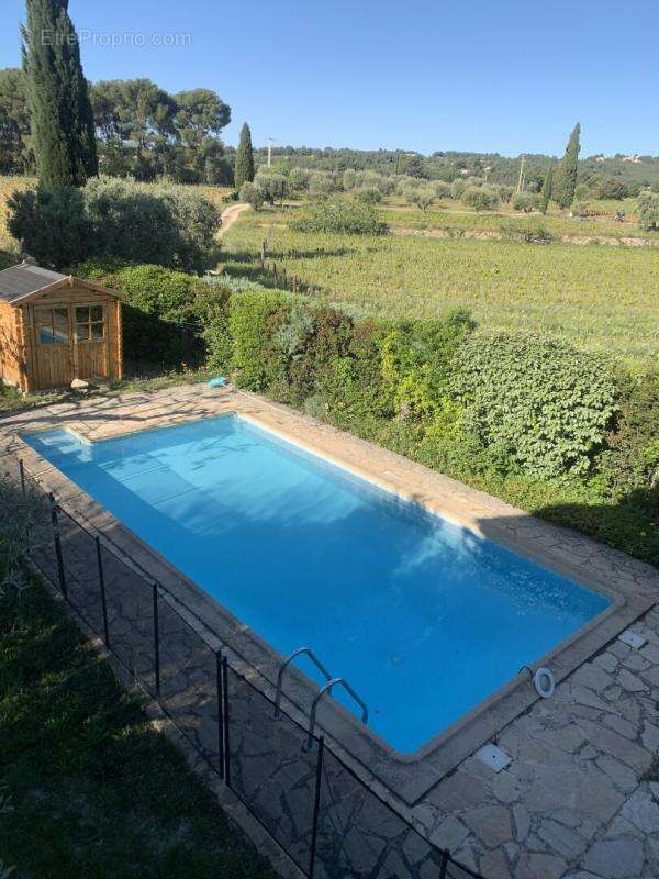 Maison à LE CASTELLET