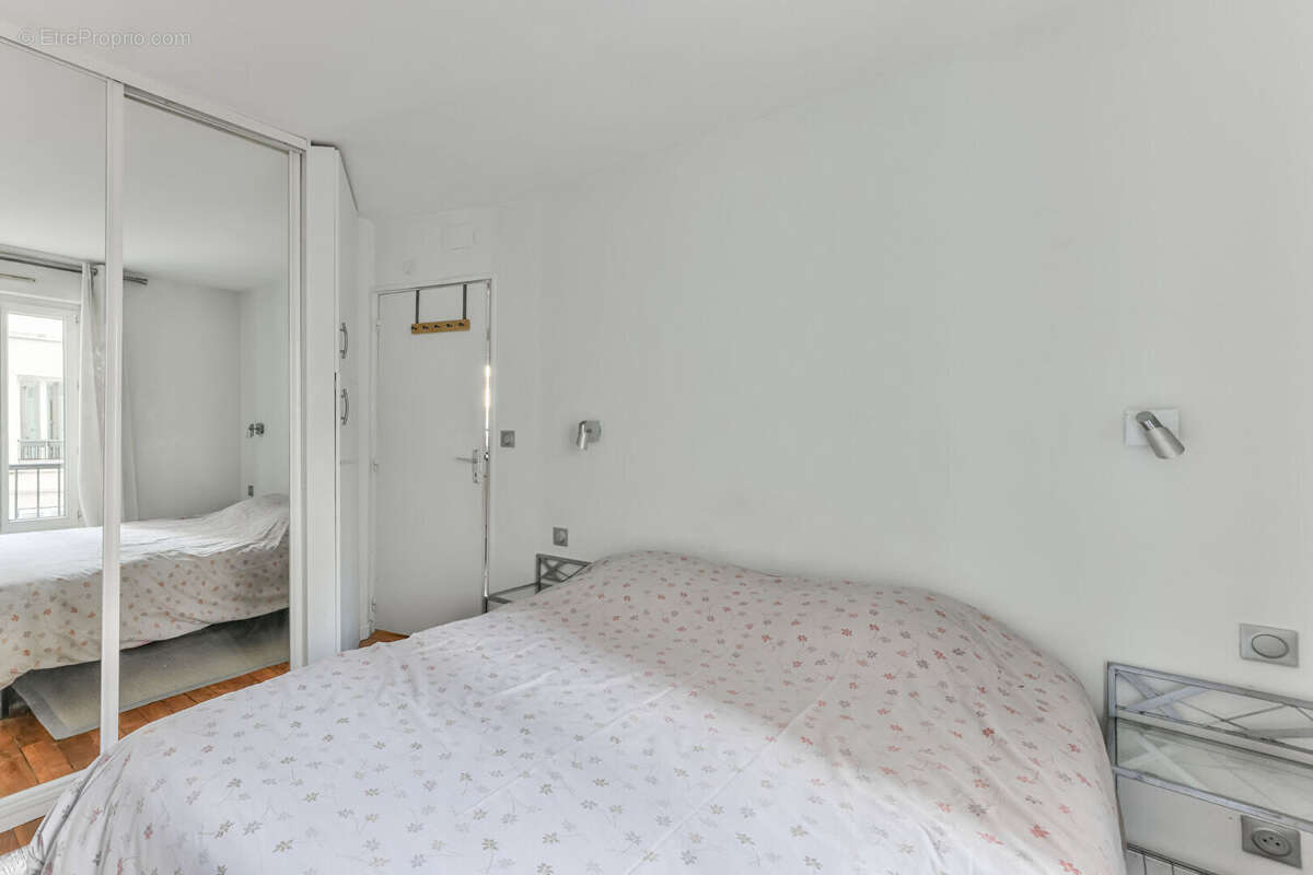 Appartement à PARIS-14E