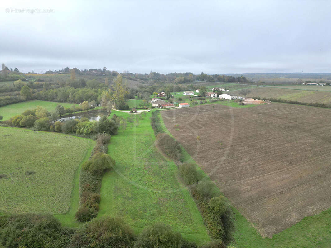 Maison à VILLEFRANCHE-DE-LONCHAT