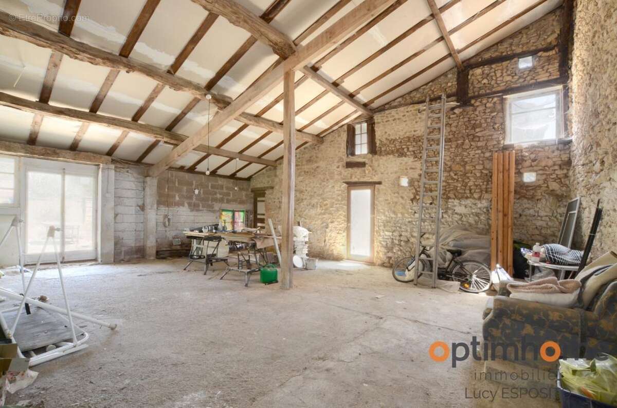  Charmante maison en pierre de 1780 pleine de caractère – Saint-Laurent-de-Céris (16)  - photo 19