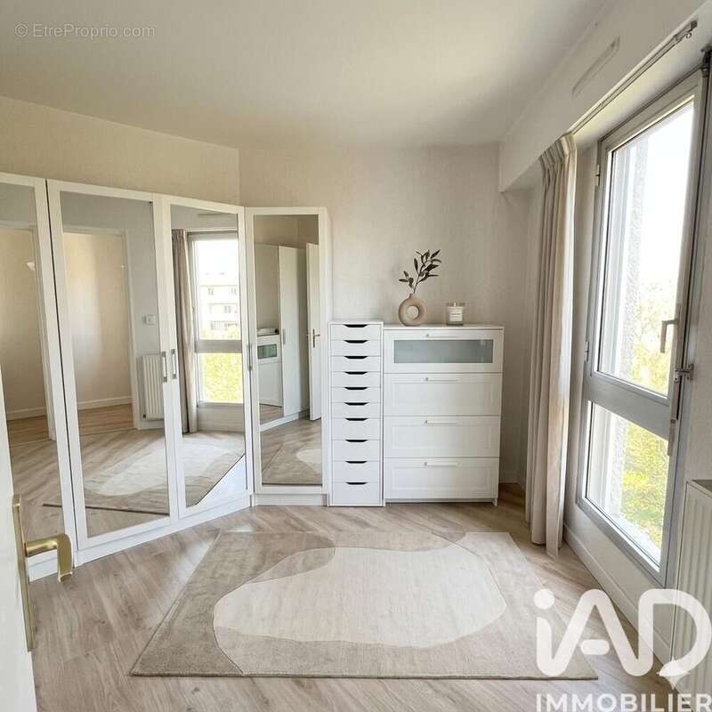 Appartement 80 m² à Noisy-Le-Grand  - photo 9