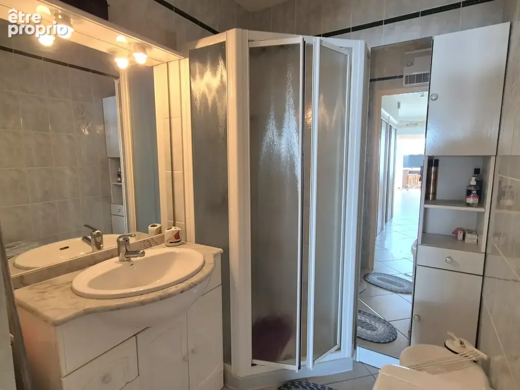 LA CHAUME - Exceptionnel Appart T3 - 75 m2 hab. Face Mer - photo 7