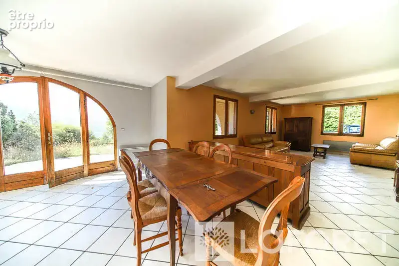 ** maison type 9 - embrun - 9 pièces - photo 2