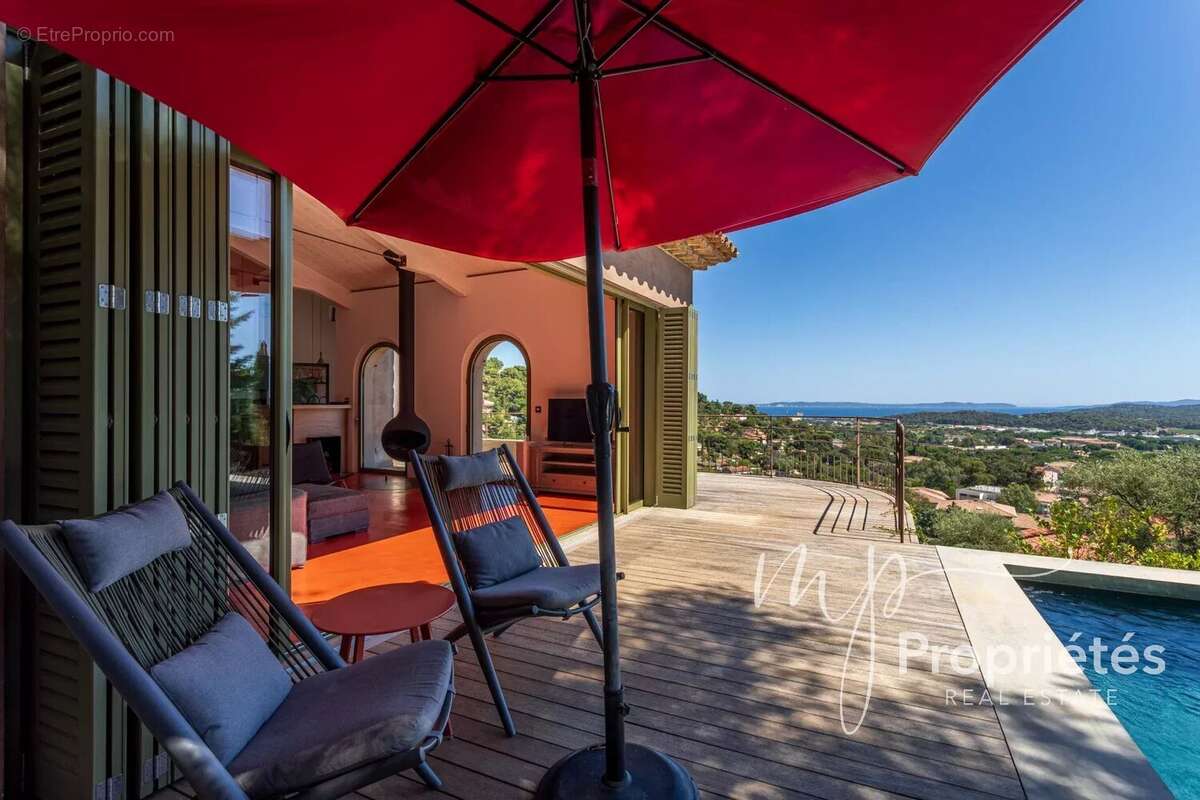 Maison à BORMES-LES-MIMOSAS