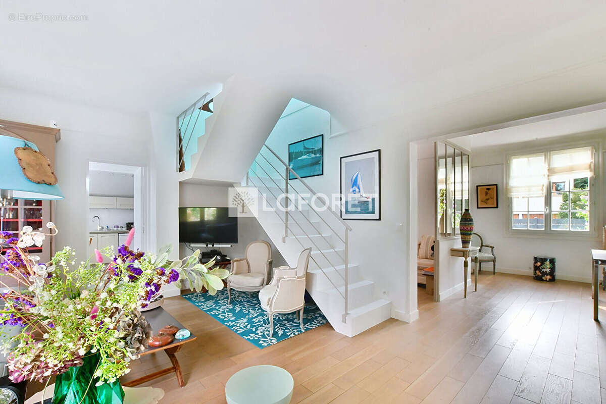 Maison à LA CELLE-SAINT-CLOUD