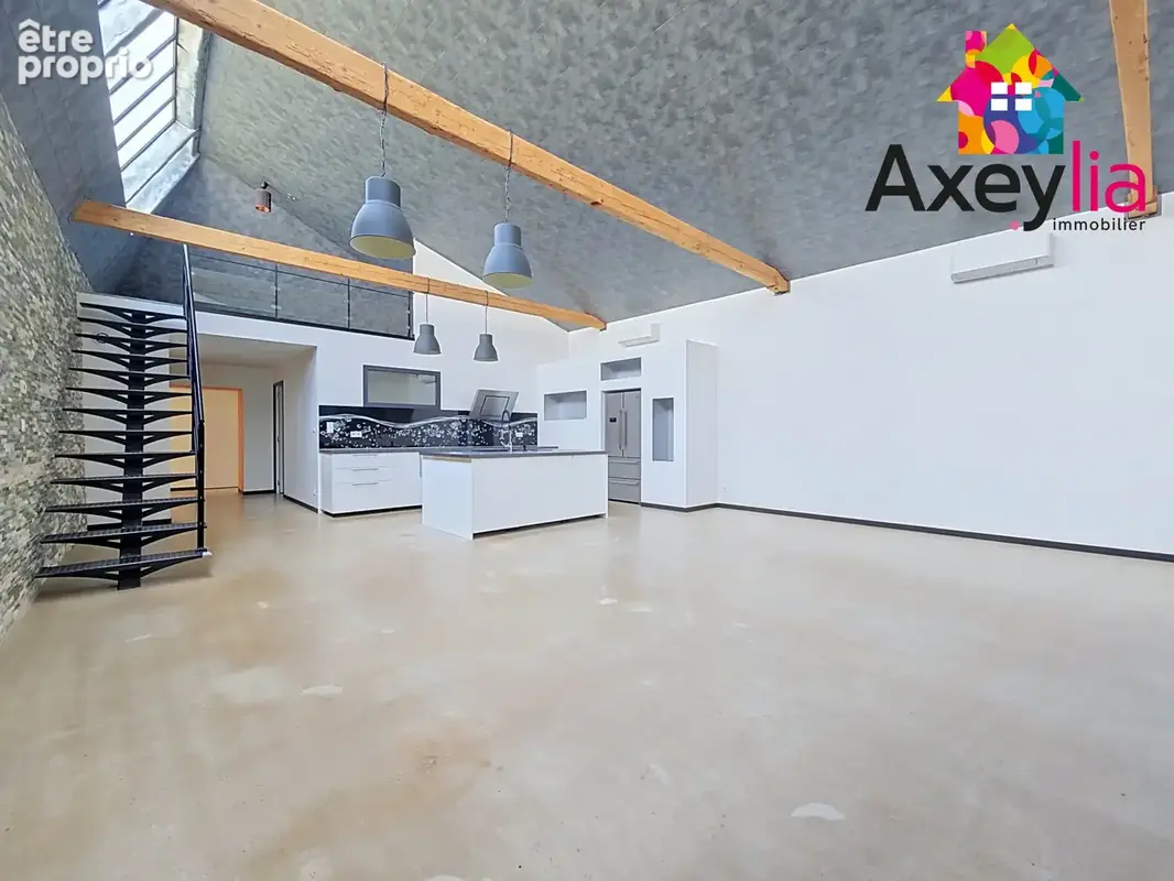 A vendre - centre roanne - maison type loft avec 3 chambres - photo 4