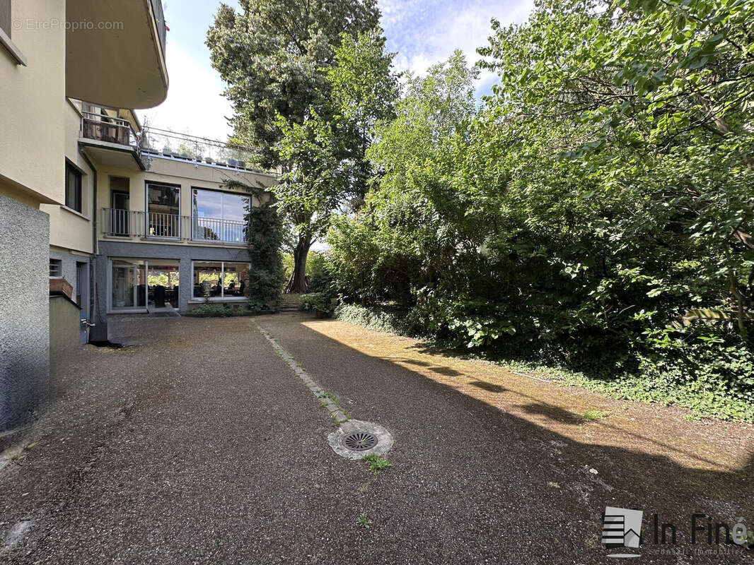 Appartement 490 m² à Ostwald  - photo 2