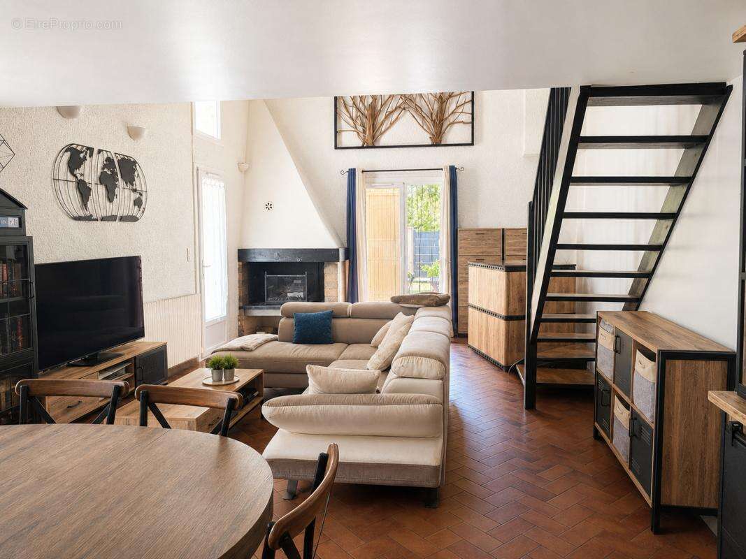 Maison 195 m² à Aix-En-Provence  - photo 2