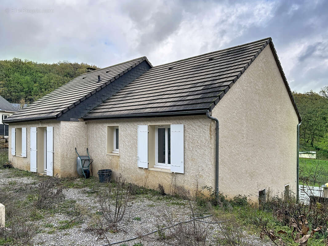 Maison à LISSAC-SUR-COUZE