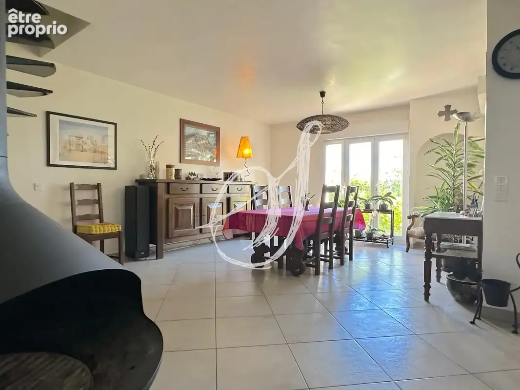 Villa de type 6, 5 chambres avec sous-sol & piscine à Saint Georges d'Orques - photo 6