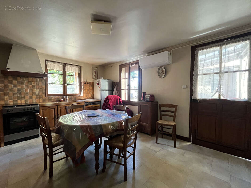 Maison à CONDAT-SUR-VIENNE