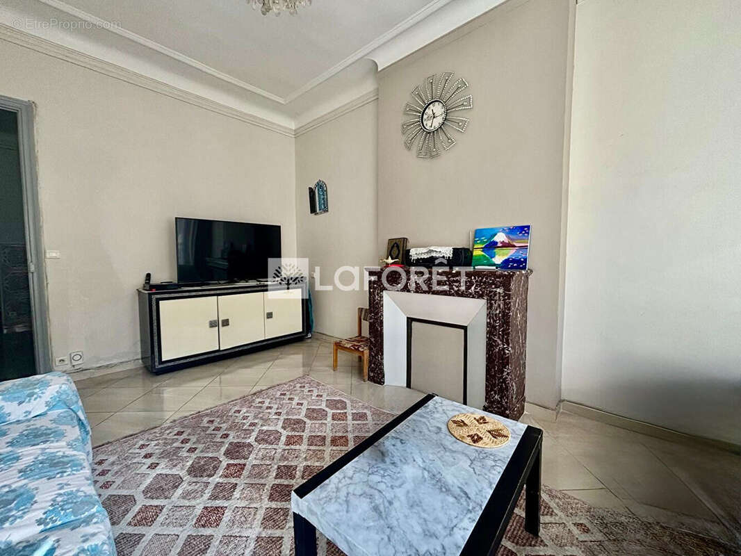 Appartement à MARSEILLE-1E