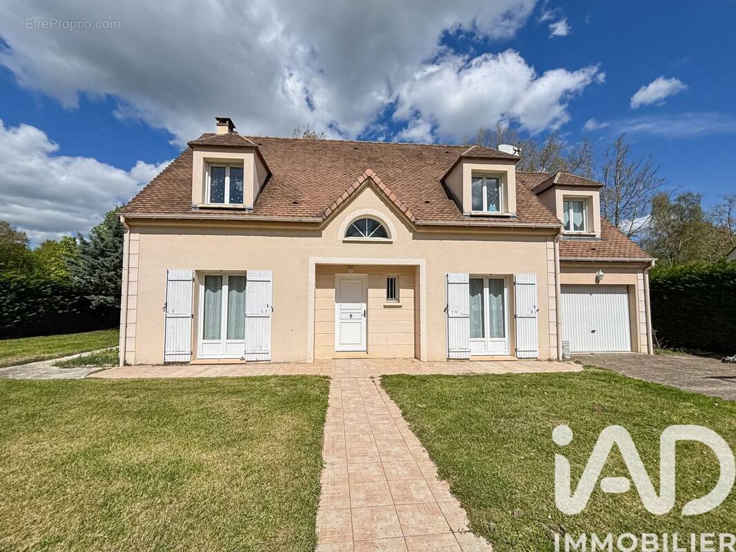 Photo 1 - Maison à SAINT-PIERRE-LES-NEMOURS