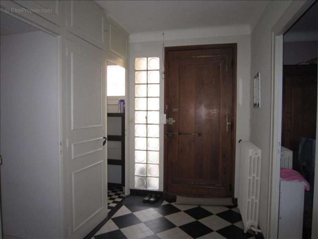 Maison Ancienne de 91m2 à proximité des Commerces pour investissement locatif. - photo 8
