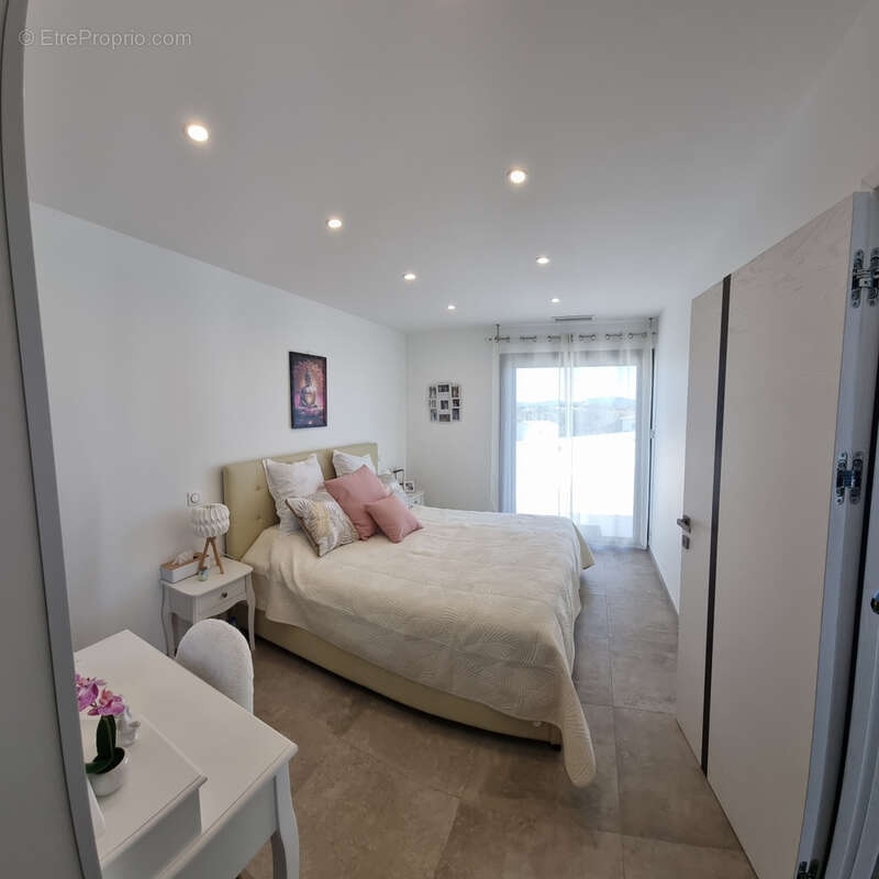 Maison à PUGET-SUR-ARGENS