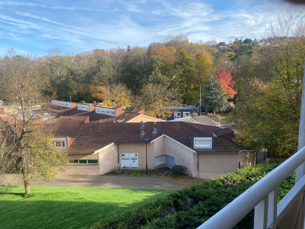 Appartement à FONTAINES-SAINT-MARTIN