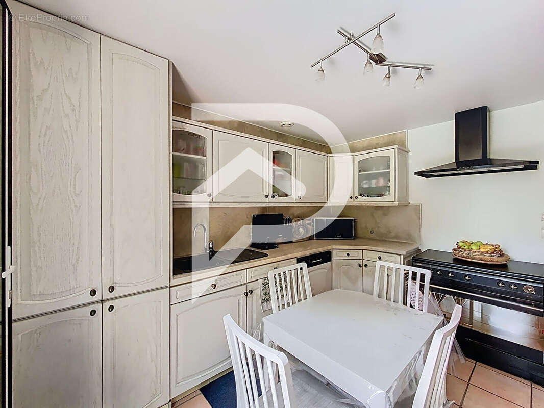 Maison à SAINTE-GEMME-MORONVAL