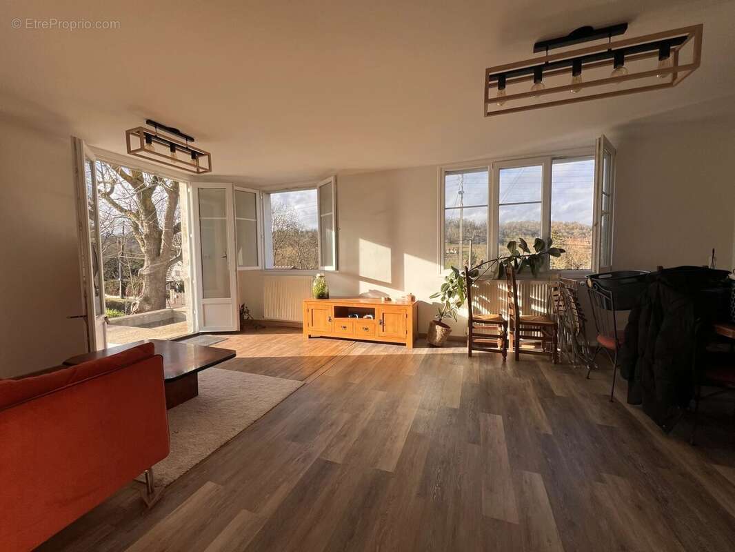 Maison à AUFFREVILLE-BRASSEUIL