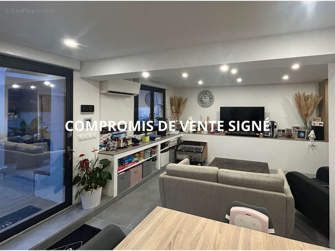 Maison à LE CASTELLET