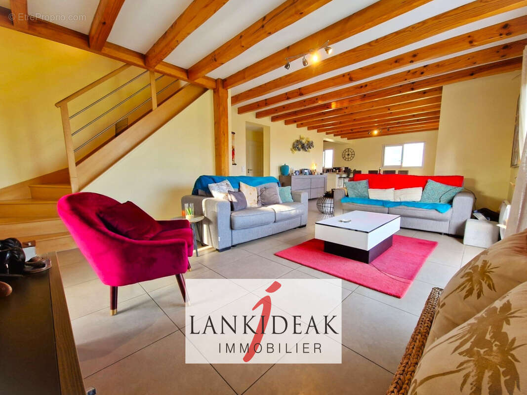 Maison à LARRESSORE