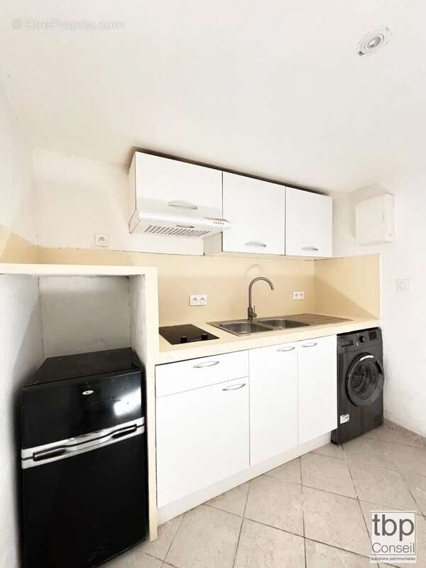 Marseille 5ᵉ – Appartement avec mezzanine et cour - photo 4