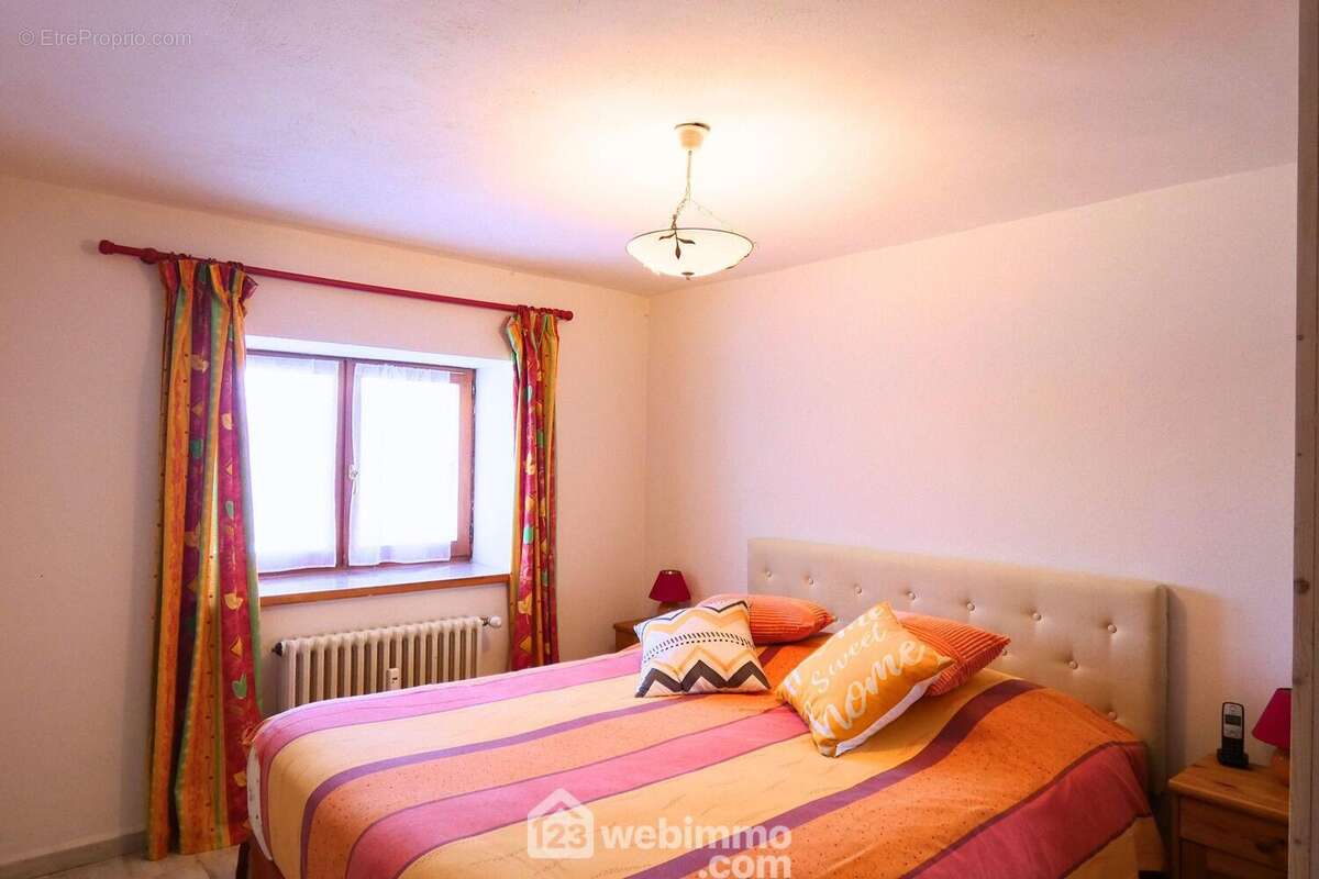 Un quatrième espace nuit vient compléter ce bien. - Appartement à CREST-VOLAND