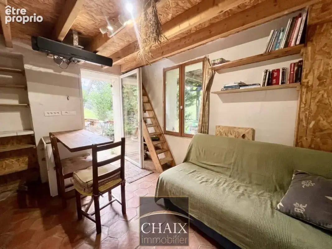133360 ROQUEVAIRE - Terrain de 7367m2 avec vue + Cabanon aménagé en habitation de 20m2 - photo 4