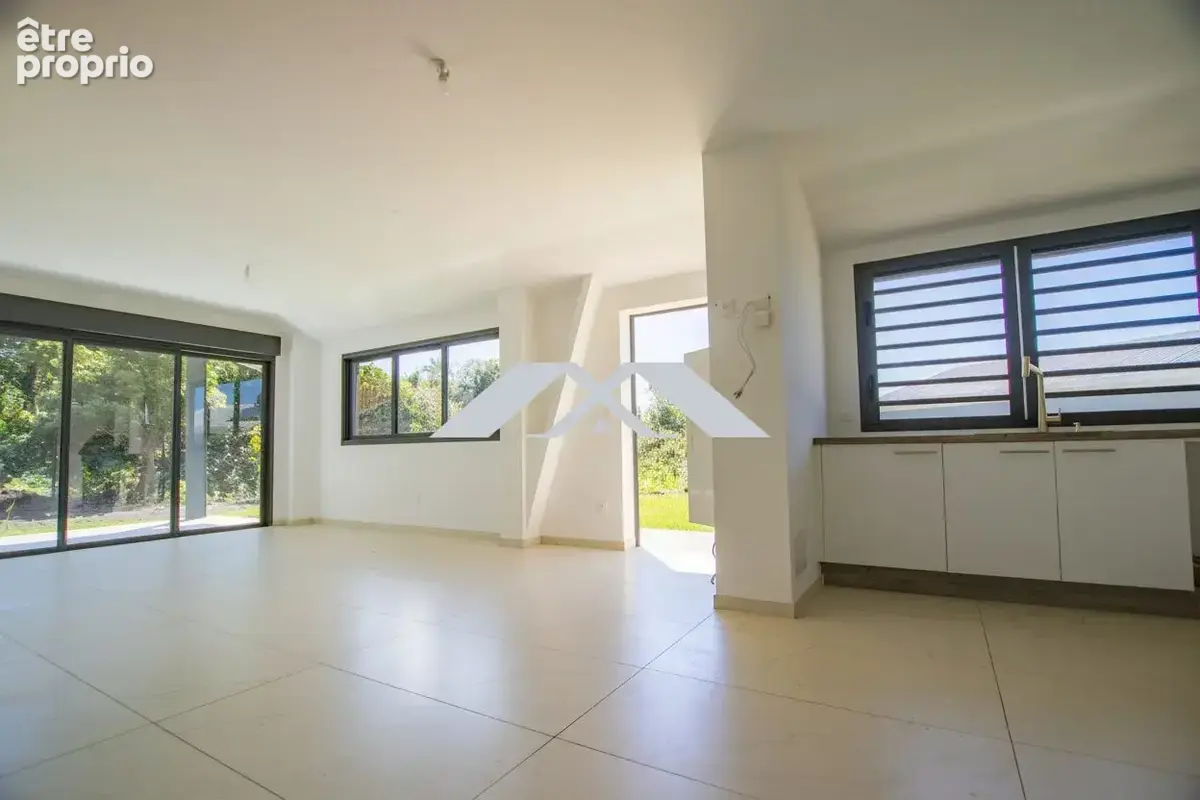 Maison 4 pièces 107 m² à vendre à Saint-Joseph (97480) - photo 4