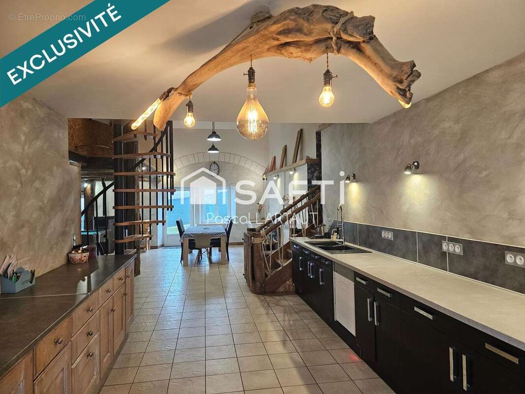 Maison 174 m² à Augerans  - photo 3