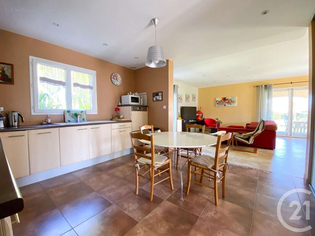 Maison à FONTENILLES