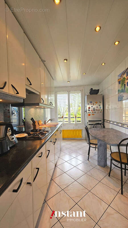 Appartement à SAINT-GENIS-LAVAL