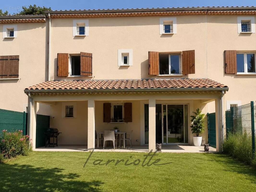 Maison à MONTELIMAR