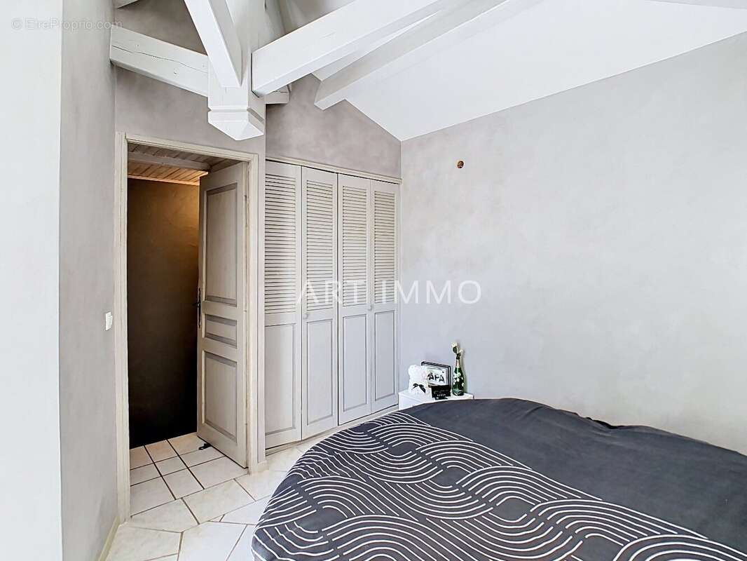 Maison à ROBION