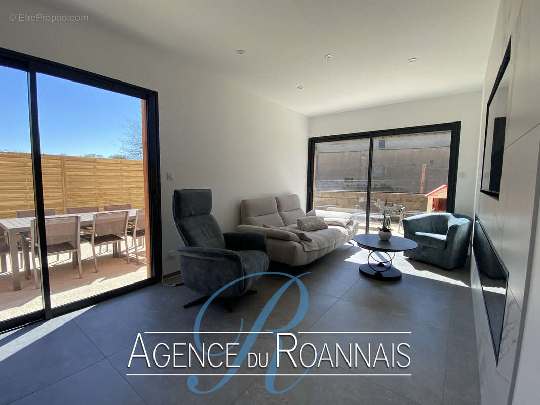 Maison à POUILLY-SOUS-CHARLIEU