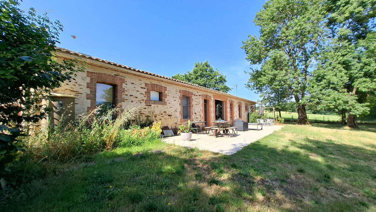 Maison 150 m² à Vue  - photo 2