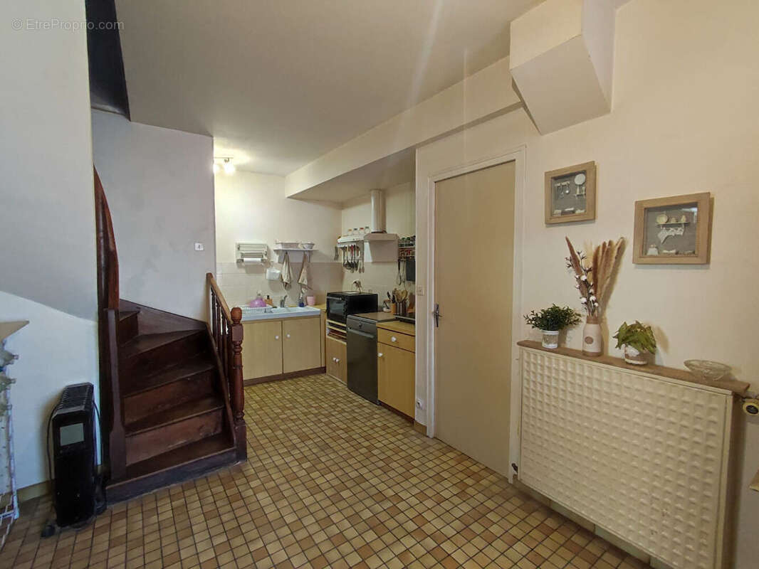 Maison à MONTREVAULT