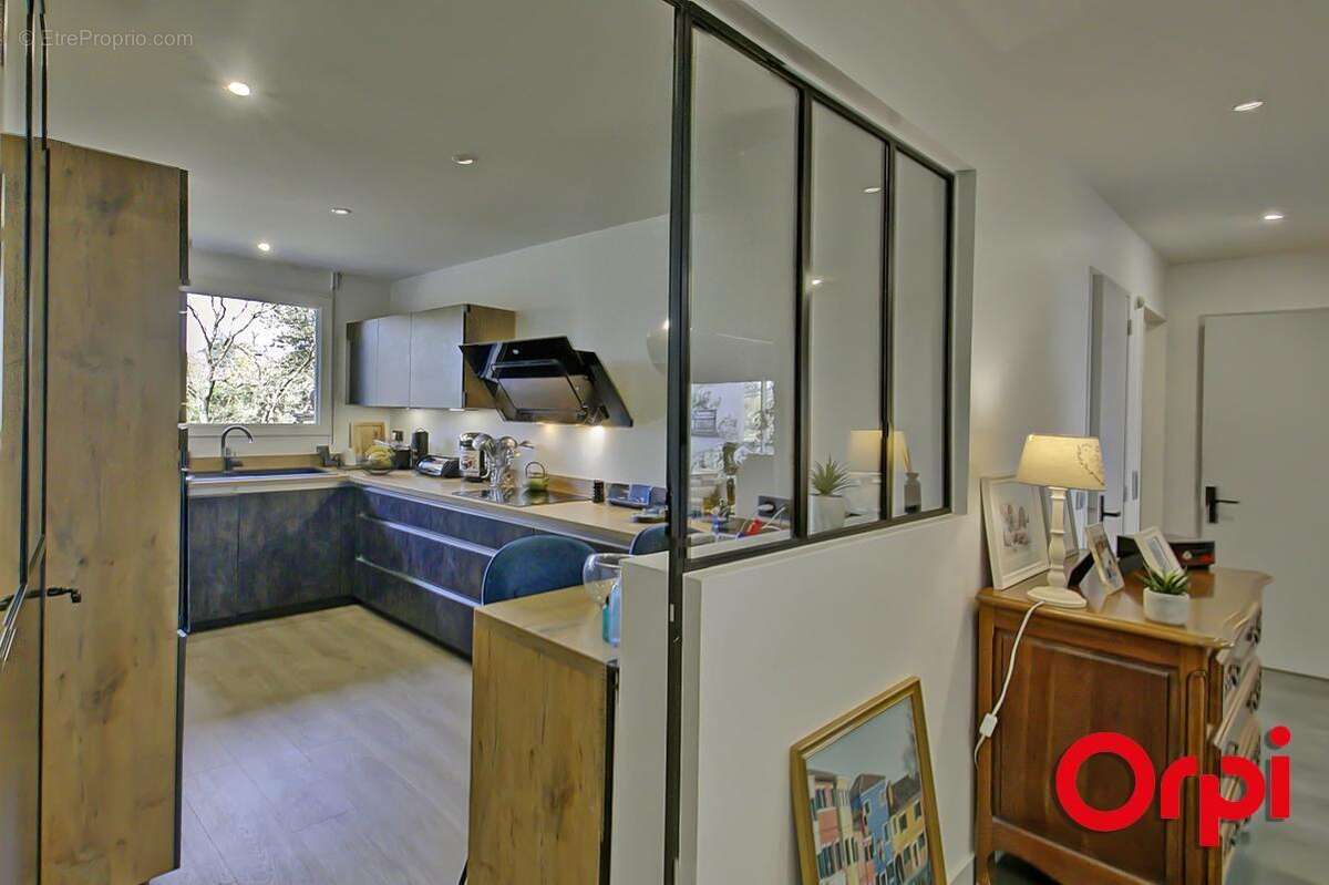 Appartement À Vendre - photo 2