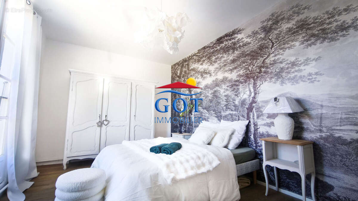 Maison à SAINT-LAURENT-DE-LA-SALANQUE